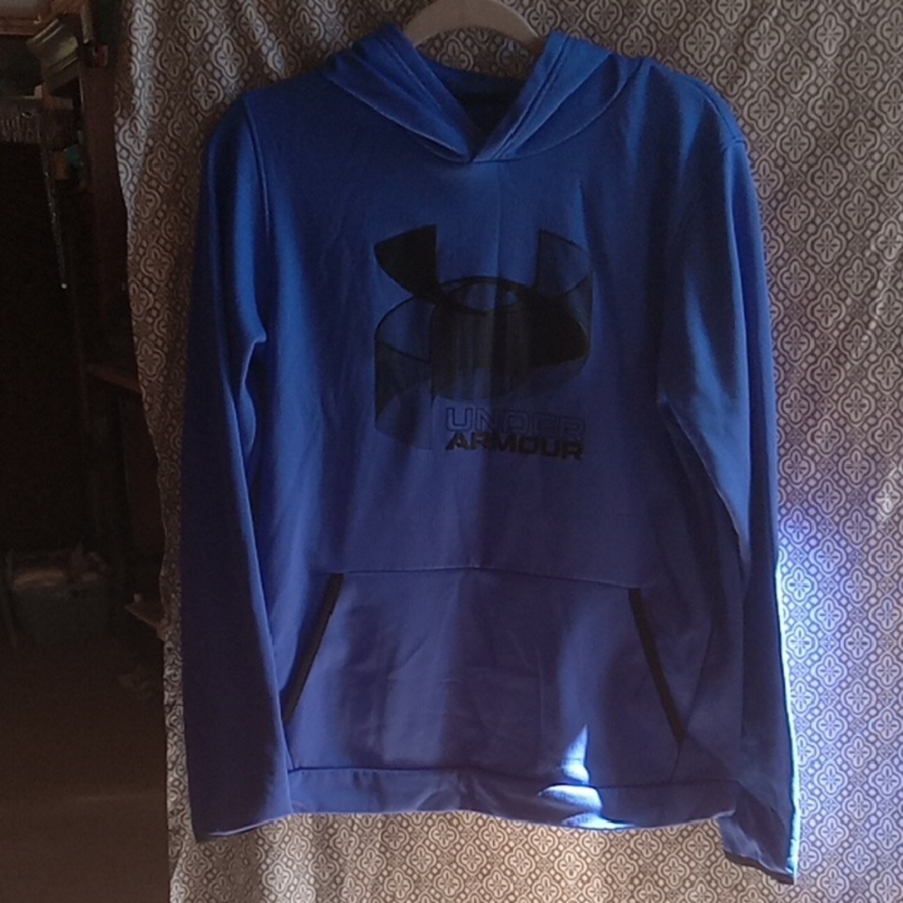 Under Armour size YXL,blue,hood,